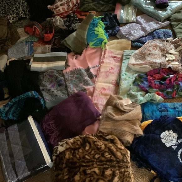 SCARF PARTY all kinds NWT/ NWOT - Picture 16 of 16